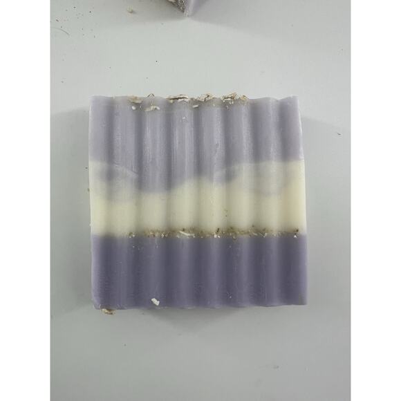 3x Goat Milk and Oatmeal Soap Bar Lavendar Vanilla Purple 3oz Face Body New - Picture 3 of 7